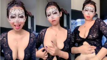 Live Host Kebaya Item Pentil Coklat