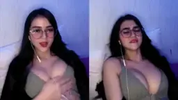 Angelic Demon Selebgram Toge Mendesah Nikmat