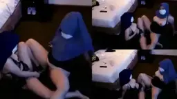 Hijab Lesbian Ibu danDaun Masih Muda